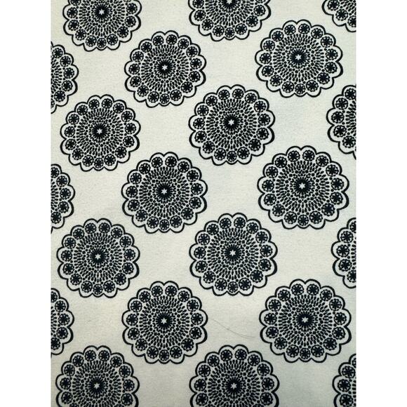 Talbots Medallion Scoop Neck Cap Sleeve Cotton Blend Top Women L White Black - Picture 7 of 9